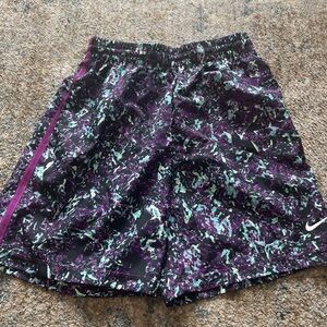 Kids Nike purple shorts, Size M #athletic #running